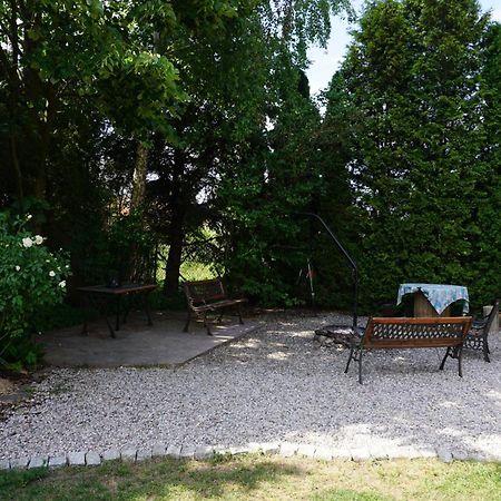 Comfortable House With Garden Manki Екстериор снимка