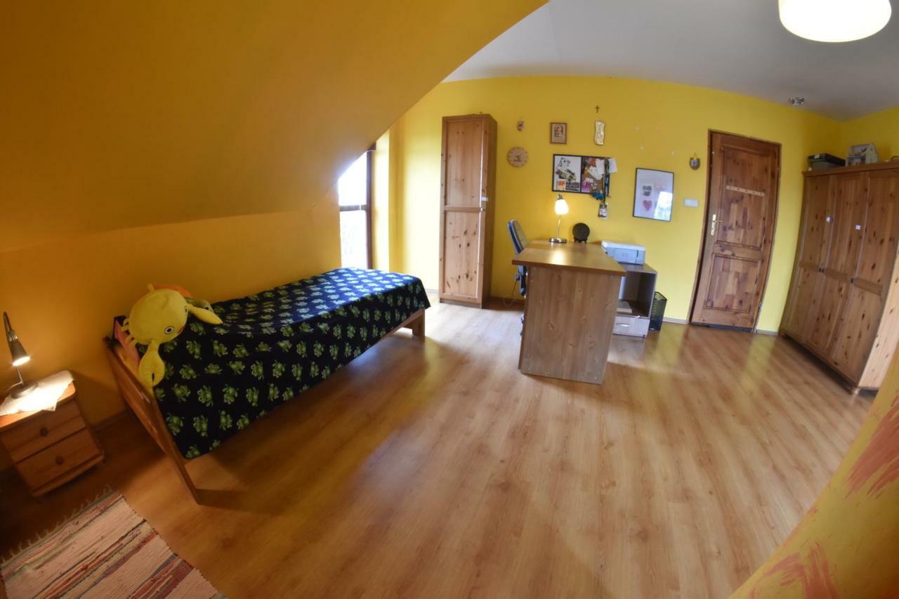 Comfortable House With Garden Manki Екстериор снимка