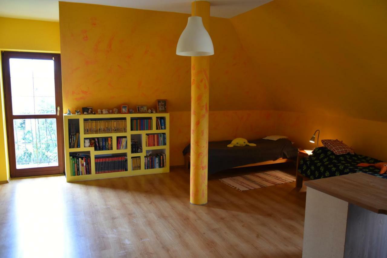 Comfortable House With Garden Manki Екстериор снимка