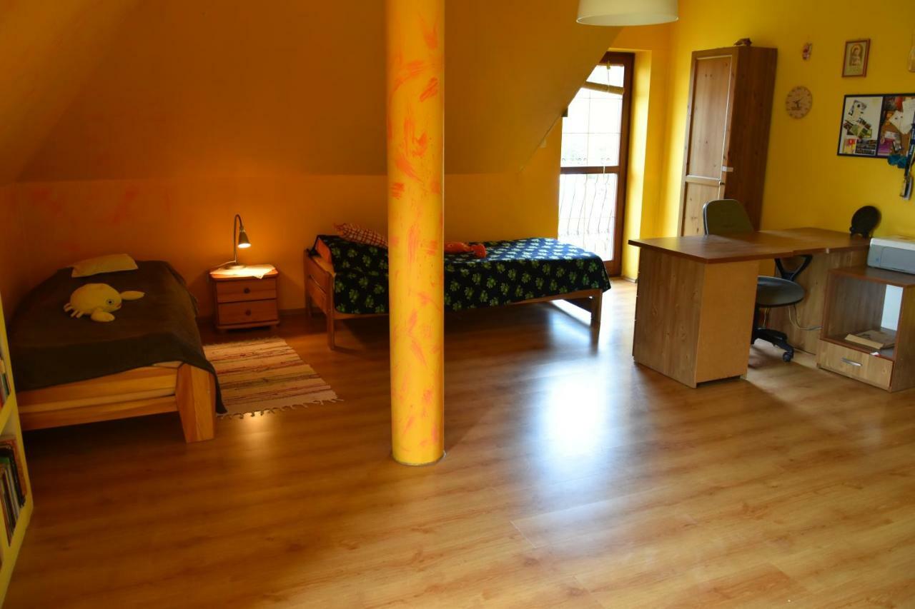 Comfortable House With Garden Manki Екстериор снимка