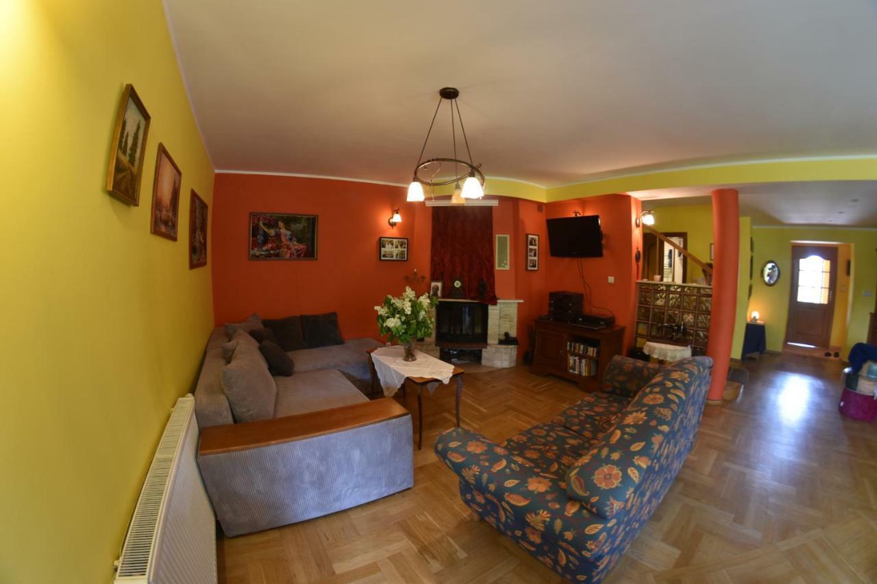 Comfortable House With Garden Manki Екстериор снимка