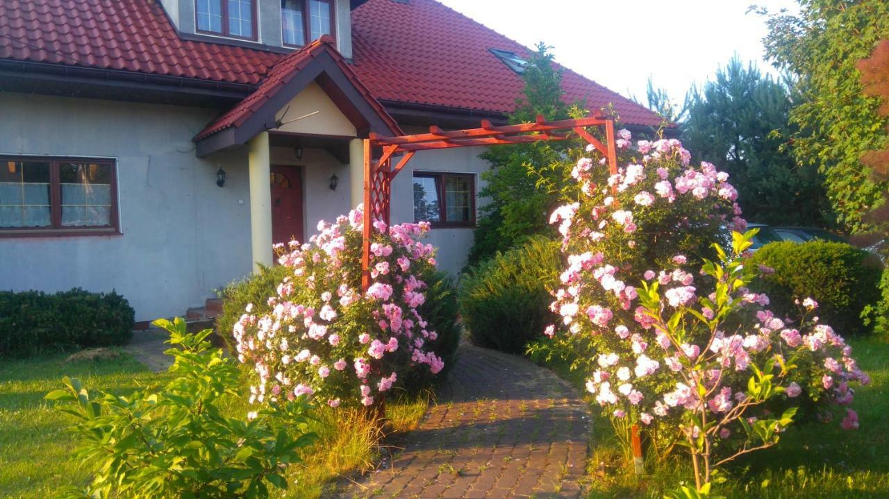 Comfortable House With Garden Manki Екстериор снимка